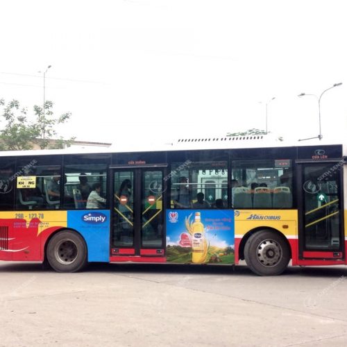 Dầu gạo Simply quảng cáo trên xe bus Hà Nội