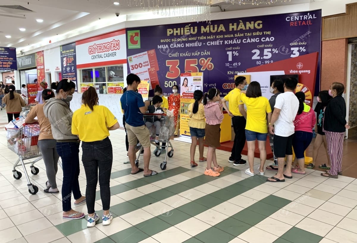 Chương trình activation của Điện Quang tổ chức tại siêu thị thu hút đông đảo người tham gia