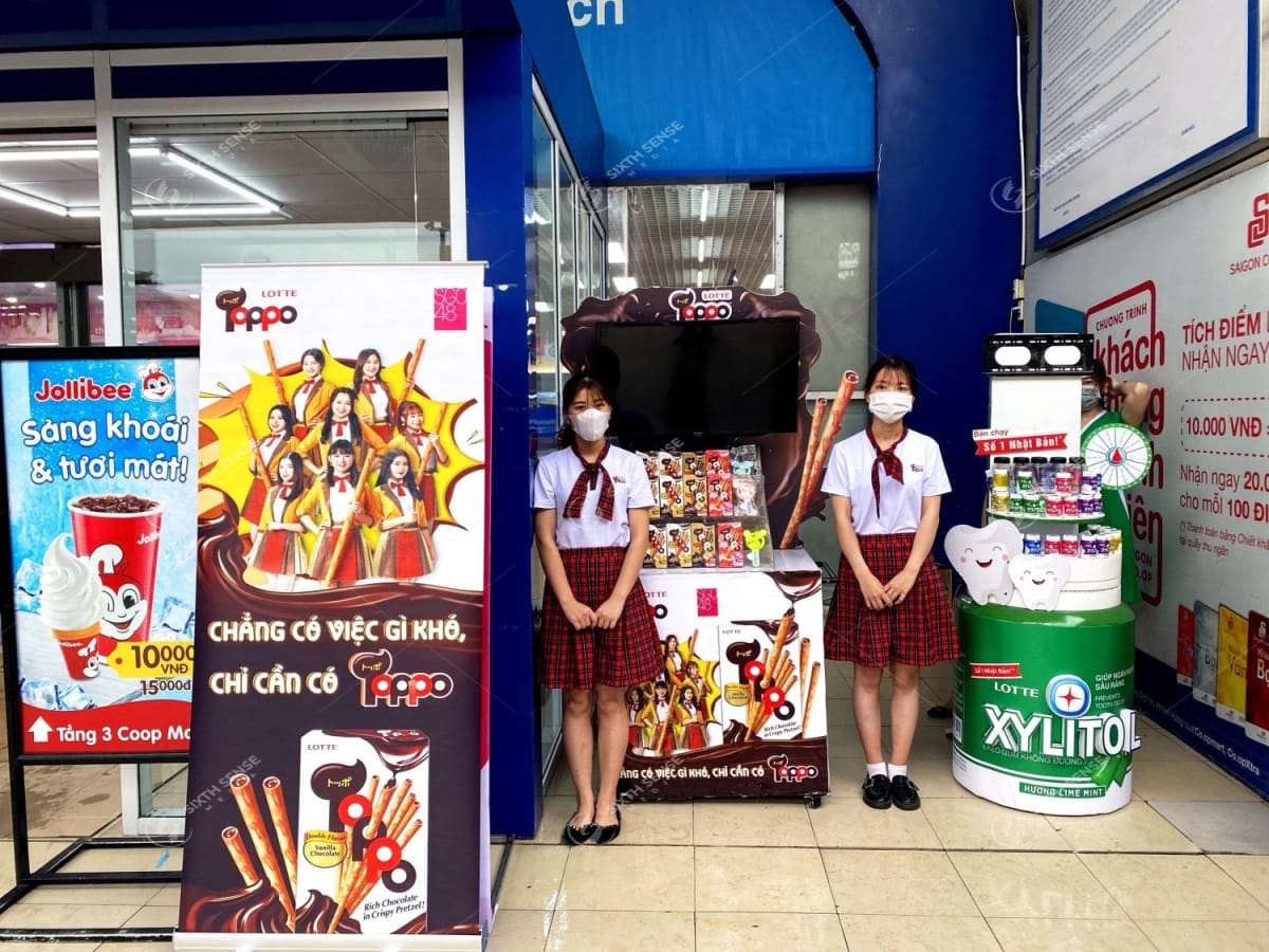 Sampling activation của Bánh que Toppo tại siêu thị và TTTM