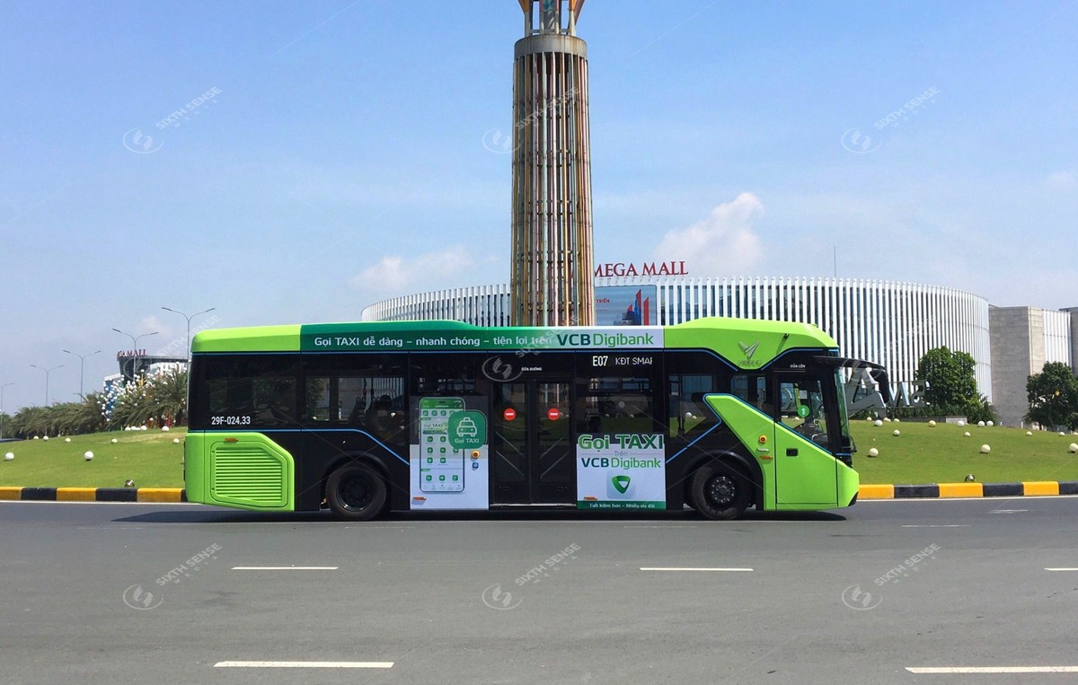 Quảng cáo xe bus điện VinBus ra mắt “Gọi taxi” trên VCB Digibank