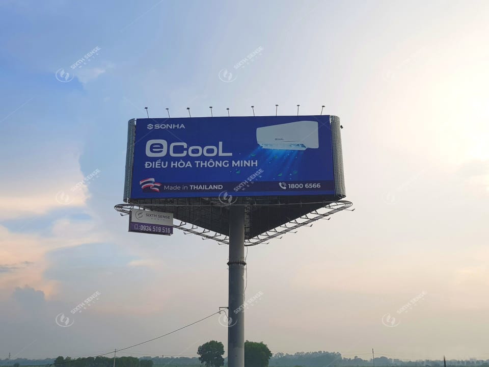 Billboard quảng cáo ngoài trời 3 mặt